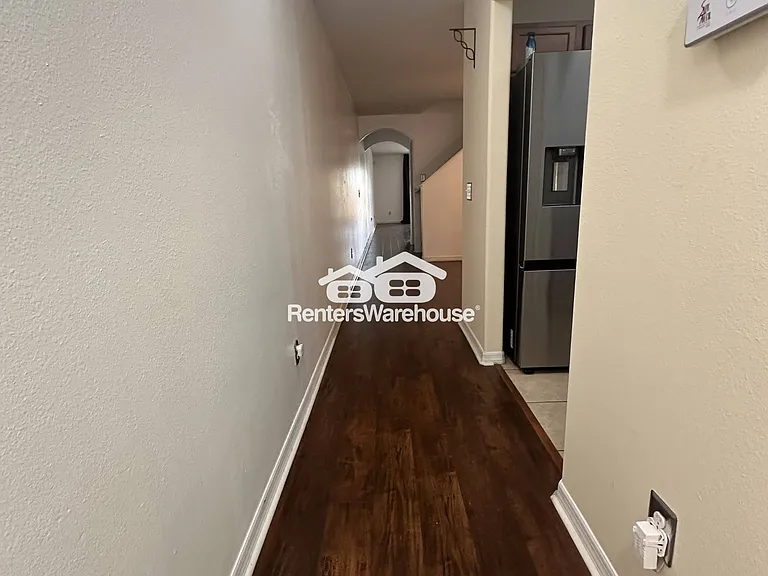 10943 Keys Gate Dr — Photo 2