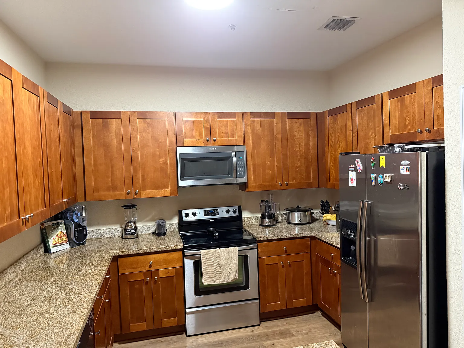 3 bed, 2.5 bath, 1445 sqft, $1,500 — Photo 2