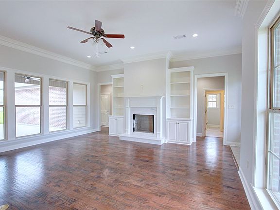 2nd image of 189 Waterford Dr