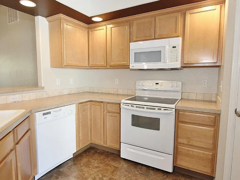 2525 N Blueblossom Dr — Photo 12