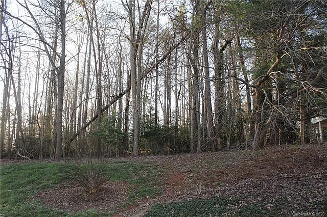 2nd image of 112 Hunting Ln