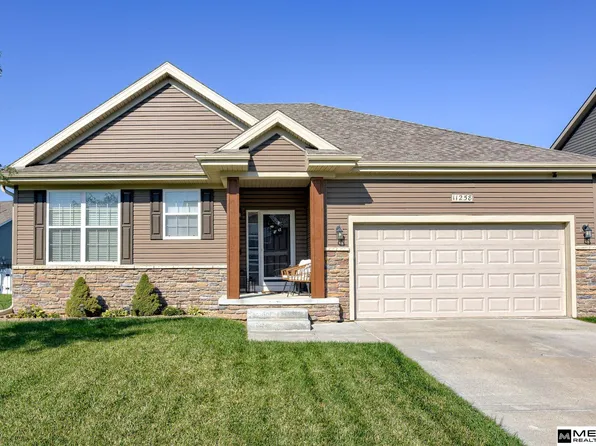 11258 S 114th Ave, Papillion, NE 68046