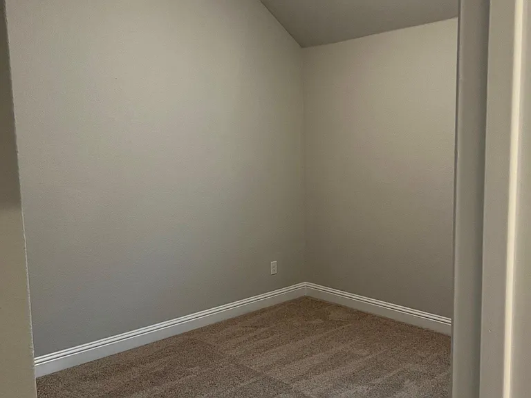 2605 Sam Bass Rd #32 — Photo 15