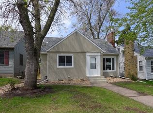 1459 Saint Albans St N, Saint Paul, MN 55117