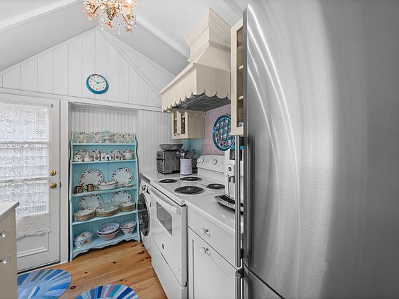 12th image of this home