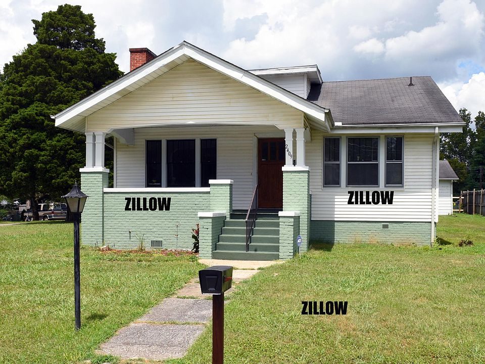 1st image of 2409 Underwood Pl