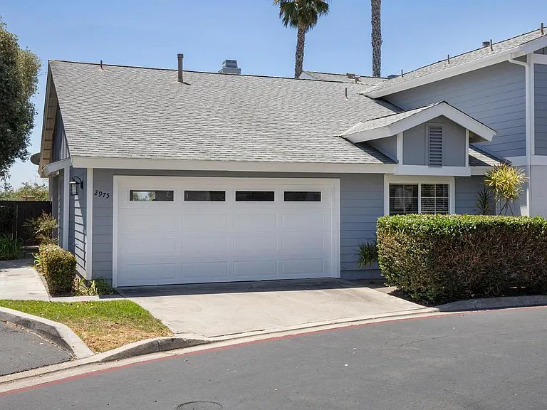 2975 Lexington Cir — Photo 1
