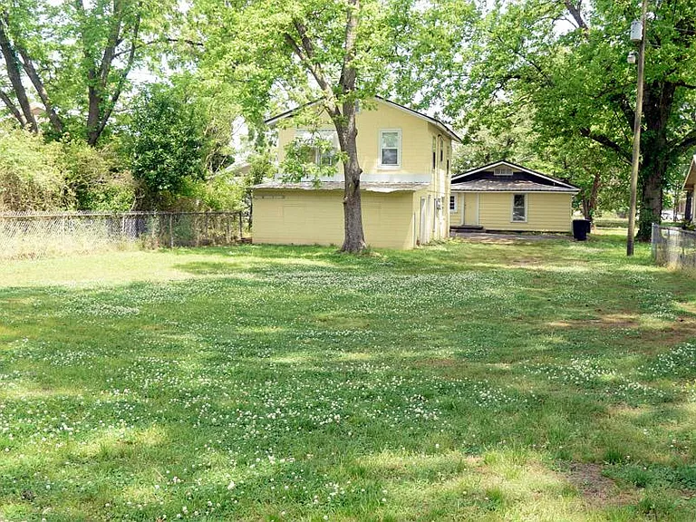 305 Elmwood Ave — Photo 7