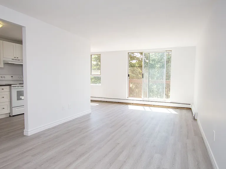 142 Woodside Ave — Photo 10
