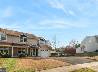 21 Tree Bark Ln, Holland, PA 18966