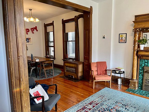 3rd image of 1017 N Hoyne Ave #1