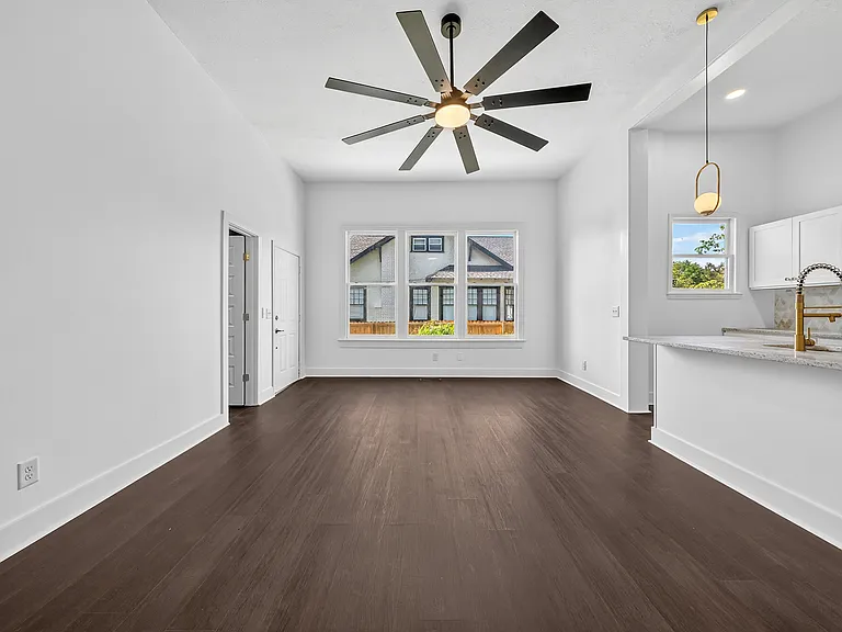 2806 Beacon Ave #B — Photo 34