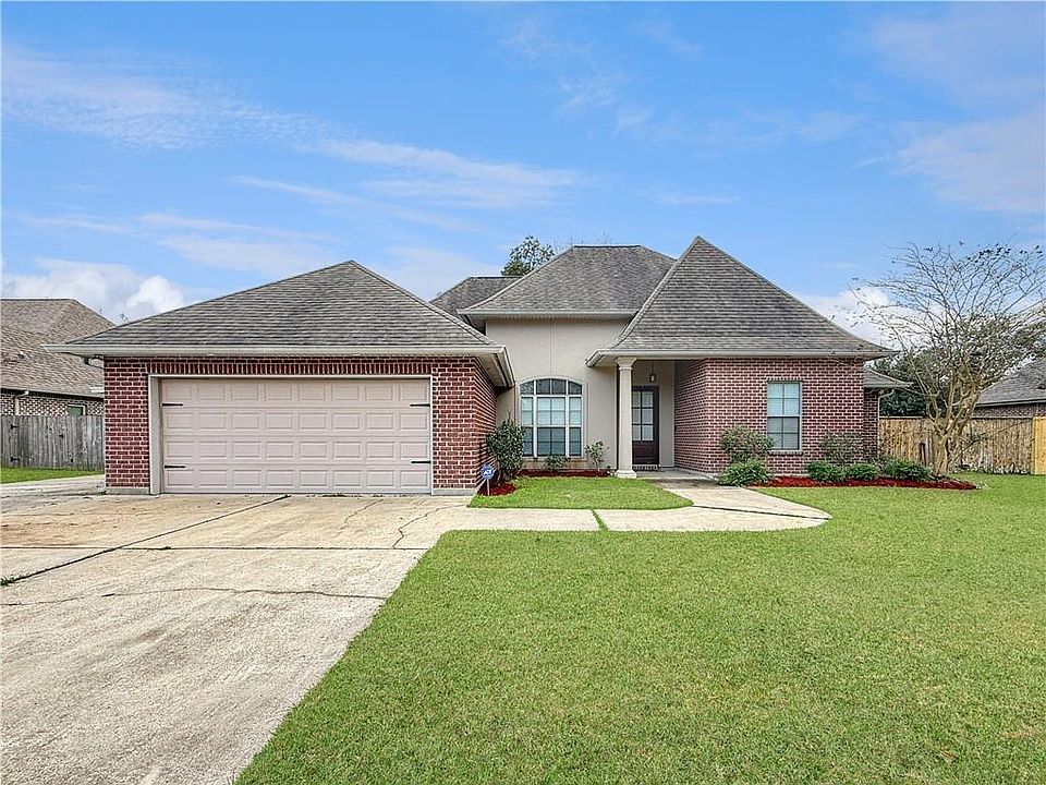 1st image of 308 Nelson Landing Dr