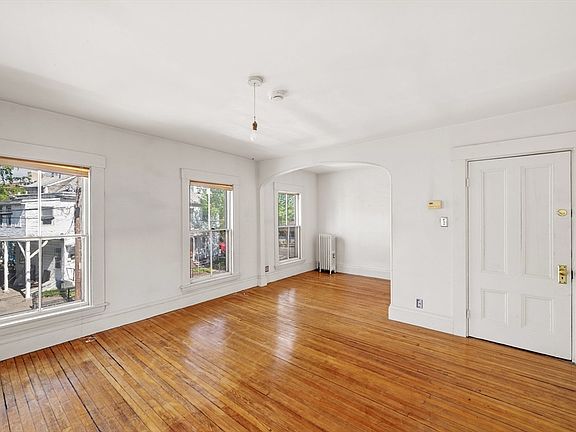 3rd image of 106 Ellery St