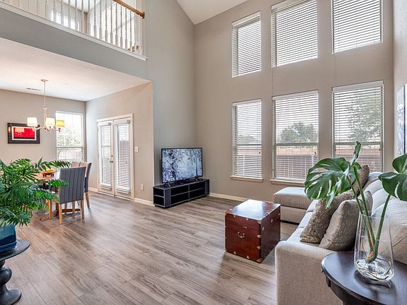 2nd image of 9832 Cambria Ct