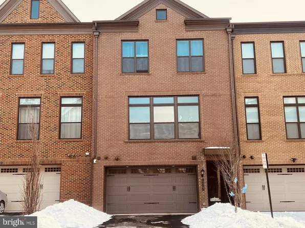 12267 Sweet Willow Ln, Fairfax, VA 22030