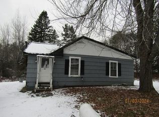 30 Pine St, Guilford, ME 04443