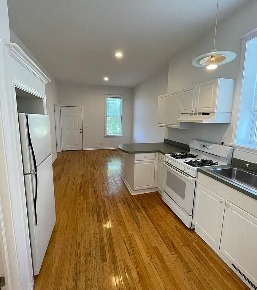 2 bed, 1.0 bath, 750 sqft, $2,100 — Photo 4