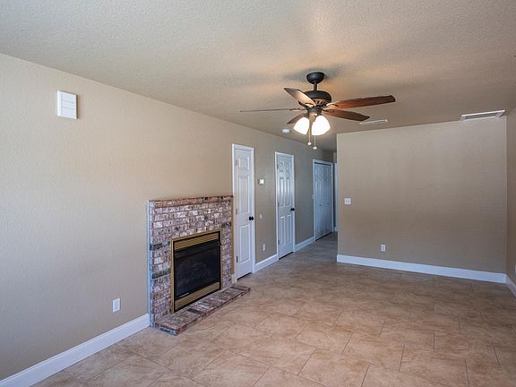 3rd image of 141 Northaven St