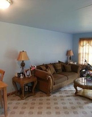 3rd image of 887 Tampa Ave