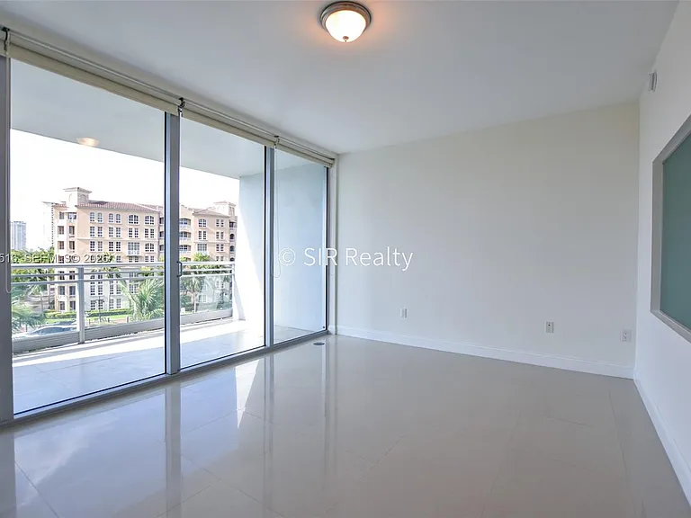 2950 NE 188th St #336 — Photo 9