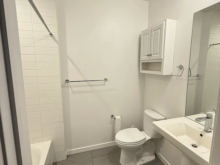 Downstairs Bathroom with Tub