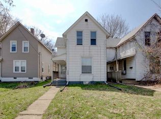 144 6th Ave, Moline, IL 61265