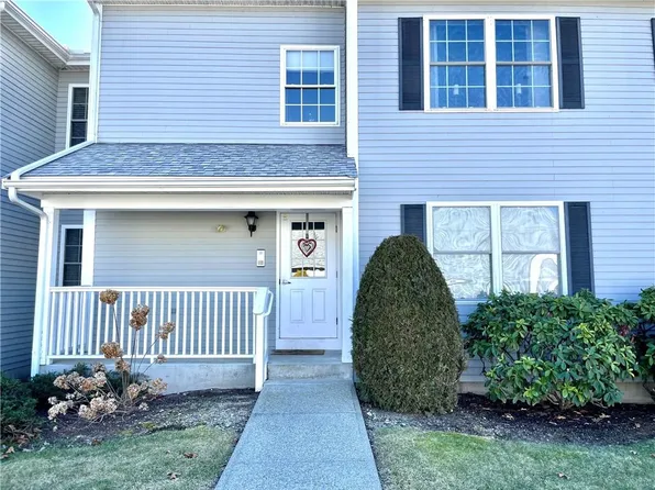 720 Putnam Pike APT 602, Smithfield, RI 02828