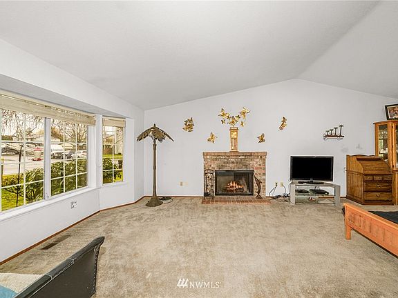 3rd image of 312 White River Drive E