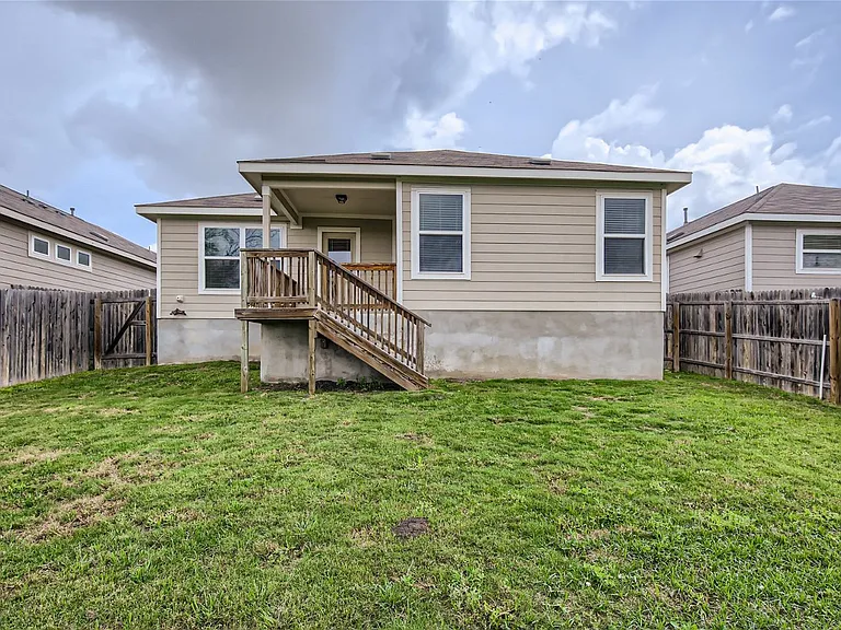 9110 Longhorn Park — Photo 15