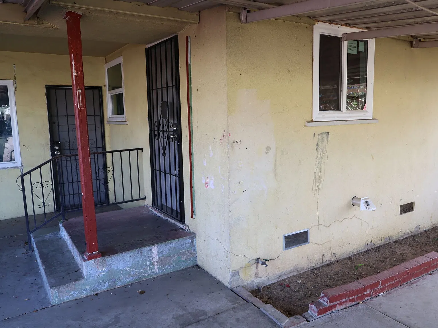 3 Bedroom 1 Bathroom House available in Oildale! — Photo 2
