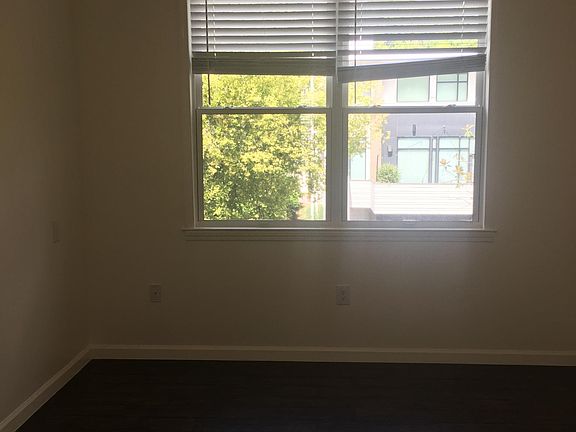 5th image of 430 Ethel St NW