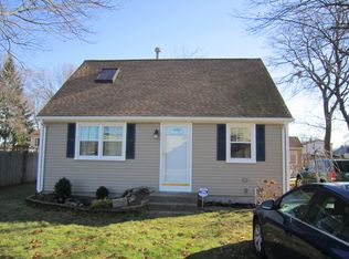 40 Salisbury St, Warwick, RI 02889
