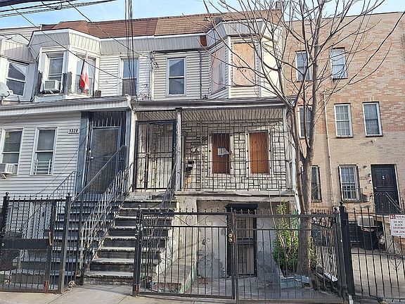 2nd image of 1326 College Ave #1326
