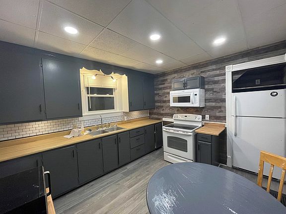 3rd image of 309 N Catherine St #3