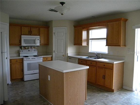 4th image of 1790 Western Hills Ln