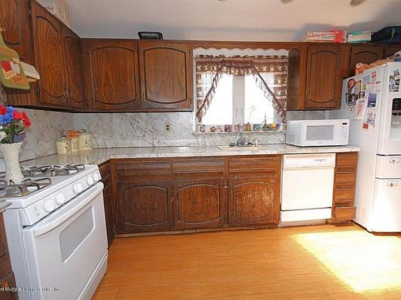 5th image of 456 Klondike Ave