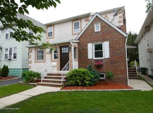42 E Henry St, Linden, NJ 07036