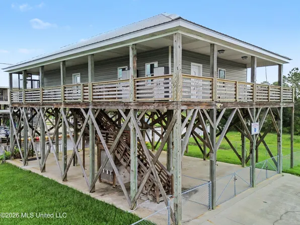 10100 W Park Rd, Bay Saint Louis, MS 39520
