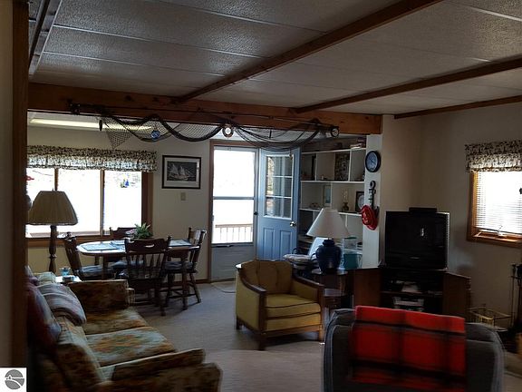5th image of 2847 Island Lake Dr