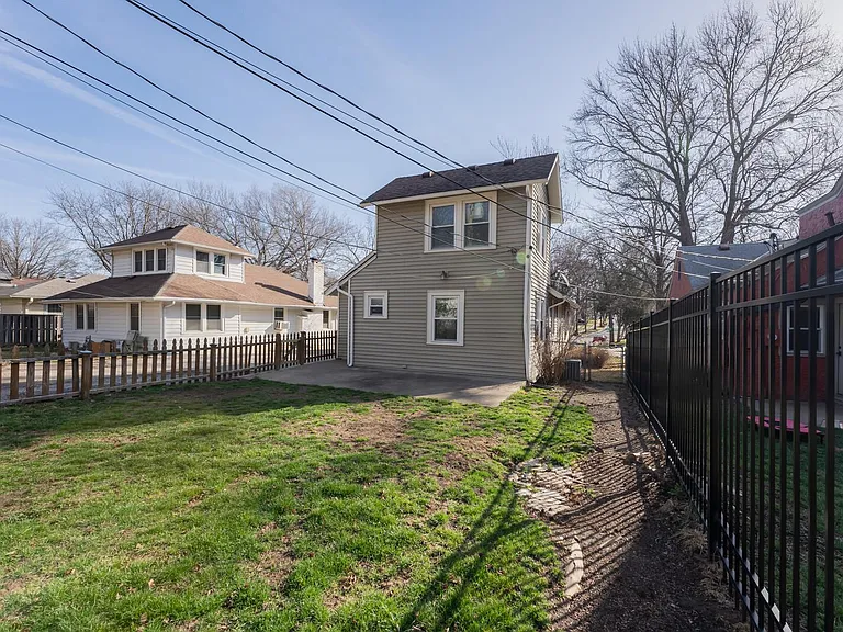 6420 Oak St — Photo 19