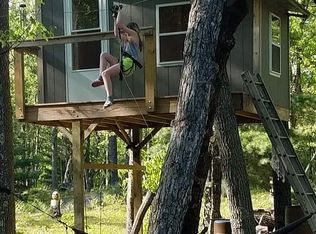 8554 E Hillview Trl, Reed City, MI 49677