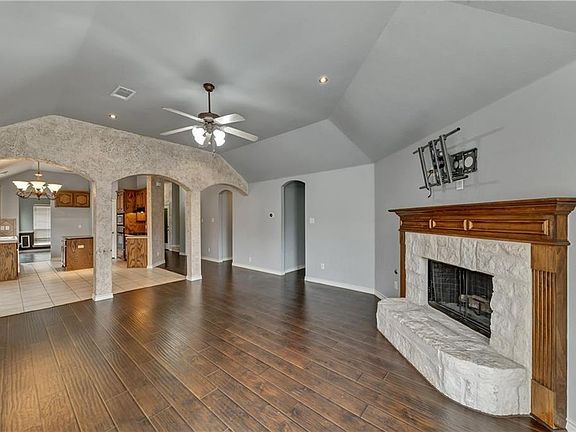 4th image of 4444 Corner Brook Ln