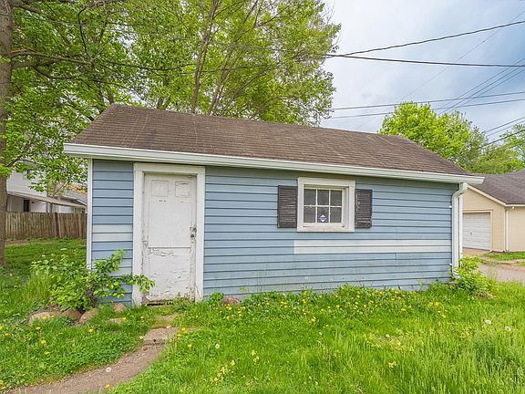 4th image of 722 Elwood St