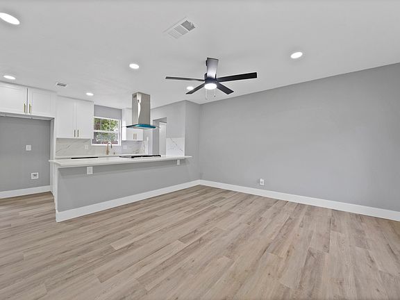 3rd image of 1440 Francis Ln