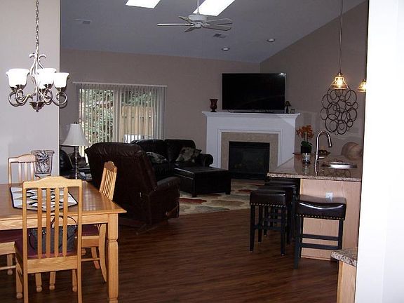 5th image of 946 Wright Ln