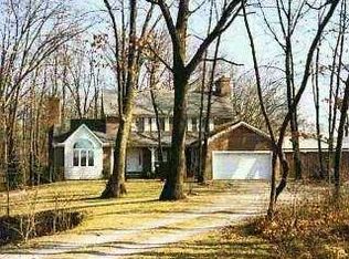 9210 Wolfinger Rd, Holland, OH 43528