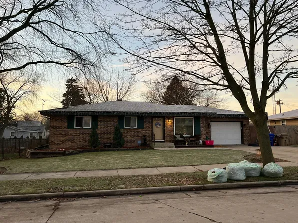 5217 68th St, Kenosha, WI 53142