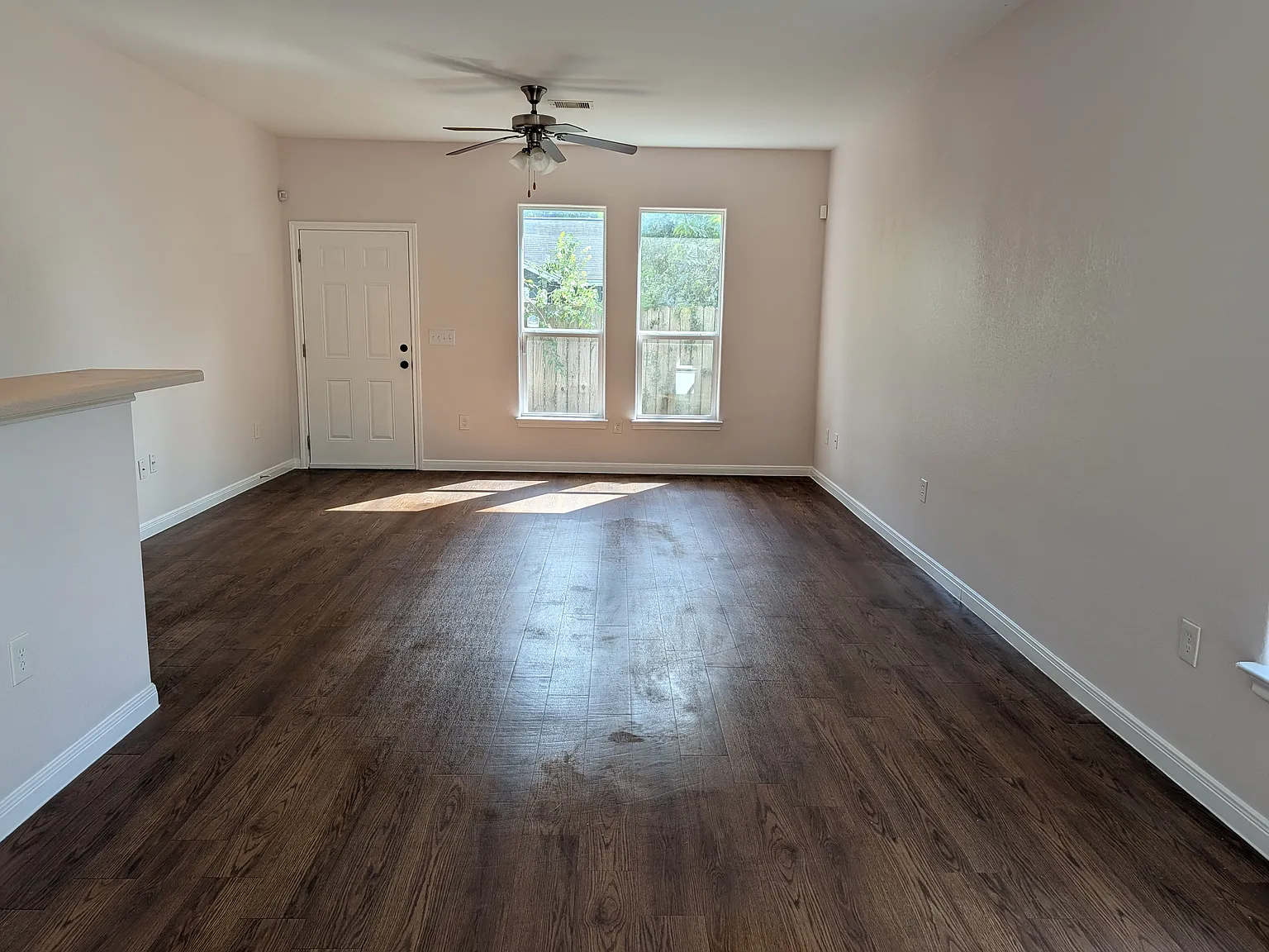 3 bed, 1309 sqft, $1,800 — Photo 3
