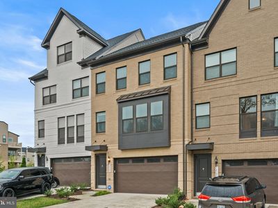 14303 Yesler Ave, Chantilly, VA, 20151